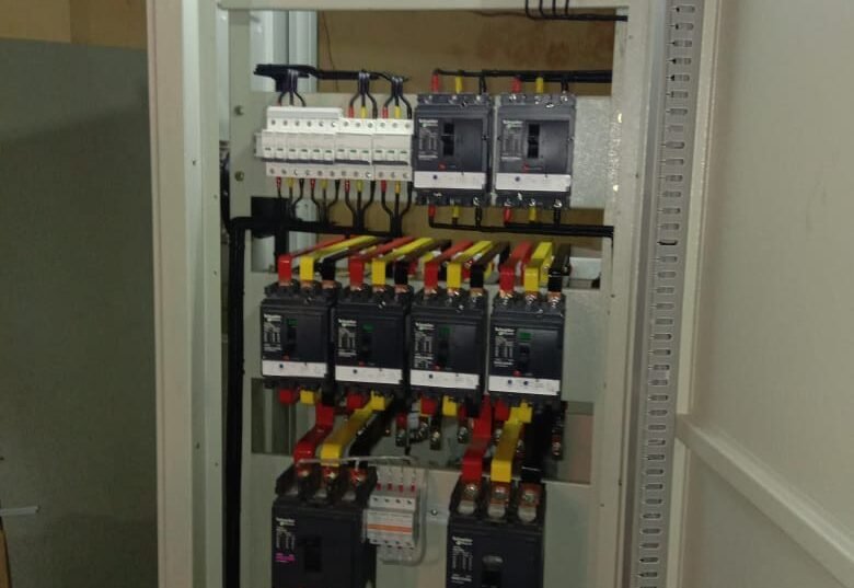 Panel Listrik Industri: Fungsi, Jenis LVMDP, ATS-AMF, Kapasitor Bank & Cara Memilihnya